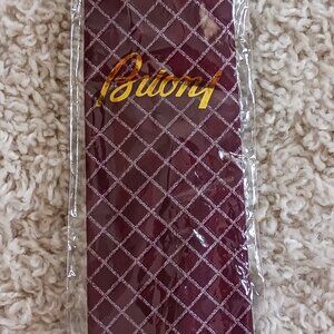 NWOT Brioni Mens Silk Necktie Italy Red Burgundy Silver Diamond Pattern 3.5 X 58